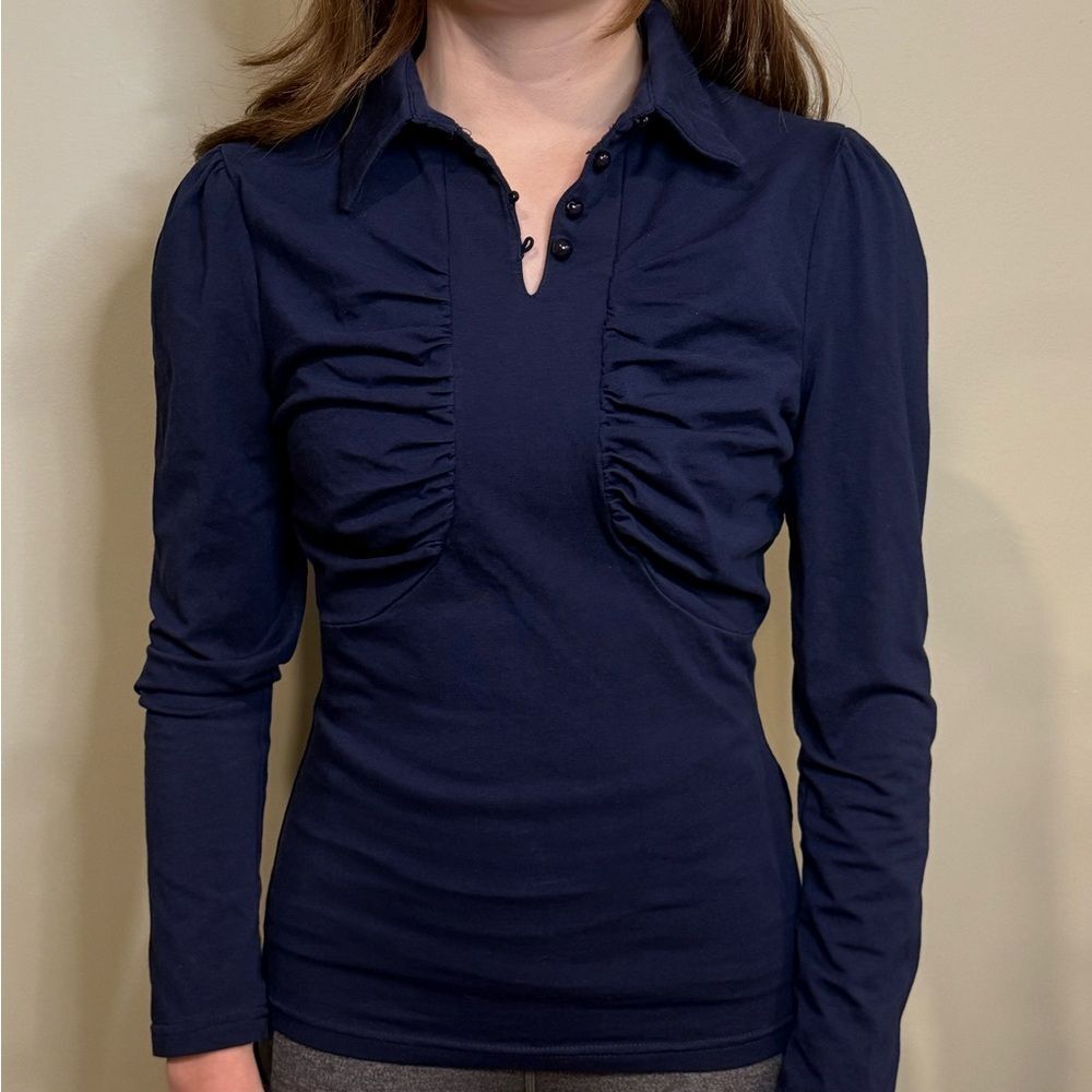 Belle Pogue‎ elegant and soft navy blouse with ruching and collar